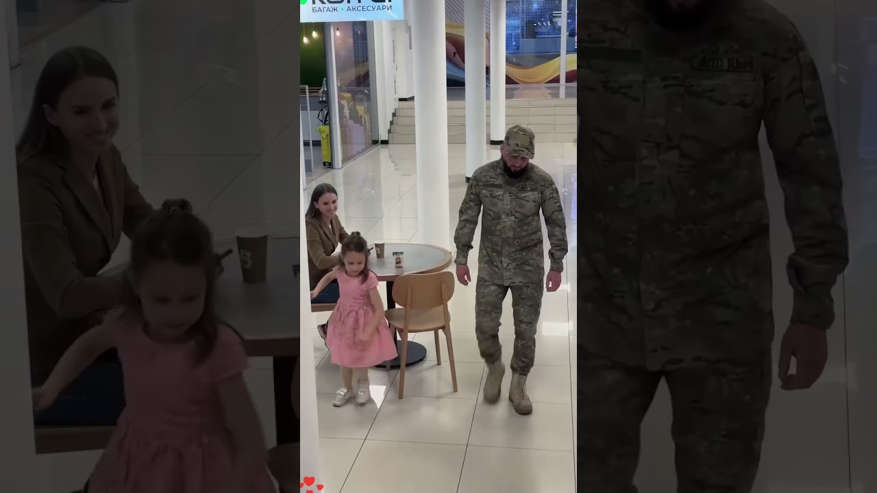 Children salutes the American soldier #fouryou #soldier #baby#kid#baby #respect