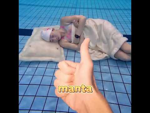 ¡Esta chica incluso durmió dentro del agua!😲🌊#shorts #funny #fyp