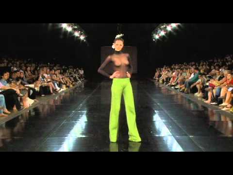 DFB 2011 - Helen Rödel - Créditos: Oitavo Estúdio / Roberta Braga Studio