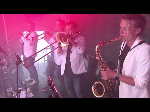 Cuba - Gibson Brothers ( Live Cover by Delicious Divine)