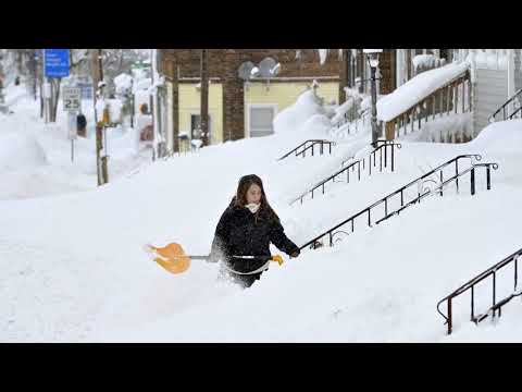 Christmas storm brings record snow to Erie, Pennsylvania