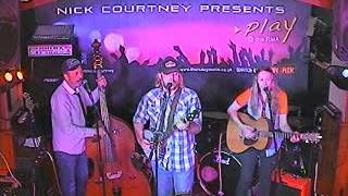 THE PAPER TRAINS PLAY @ The RMA