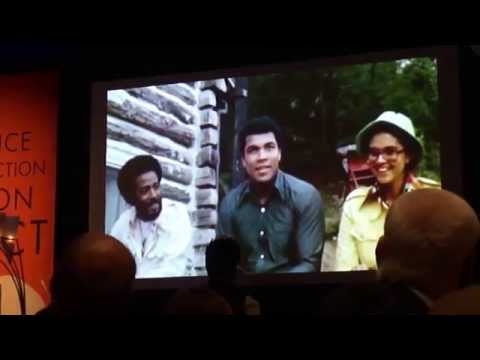 Cool story of Muhammad Ali at the Humanitarian Awards 2015