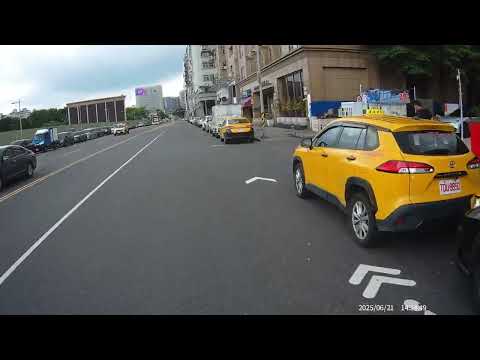 RDK-7515　TDW-8985　BRT-2612　TEB-1008　TDS-9568　TDW-3072　TDW-7099　TDX-2029　TDU-8850　TDN-1862 紅線停車，不打雙黃燈