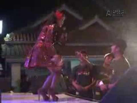 APSELA MONETA LEBARAN 2013 - NIKEN APRILIA BERONDONG TUA