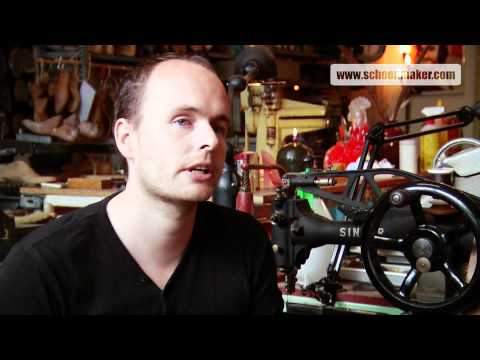 Rik van Houten maakt schoenen voor Matthijs van Nieuwkerk