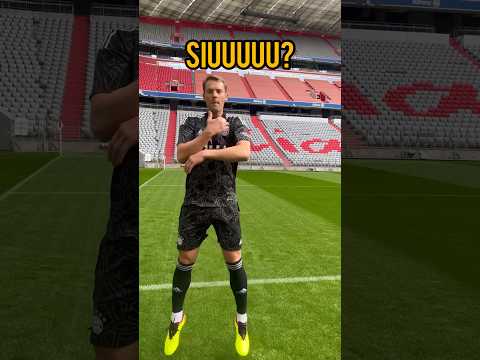 MANUEL NEUER zeigt uns seinen JUBEL!😂⚽️ #fussball #football #skills #viral #soccer #neuer #bayern