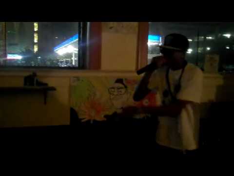 Young Slapz Performing "Cell Block (BARS)" at Bobs Classic Kicks