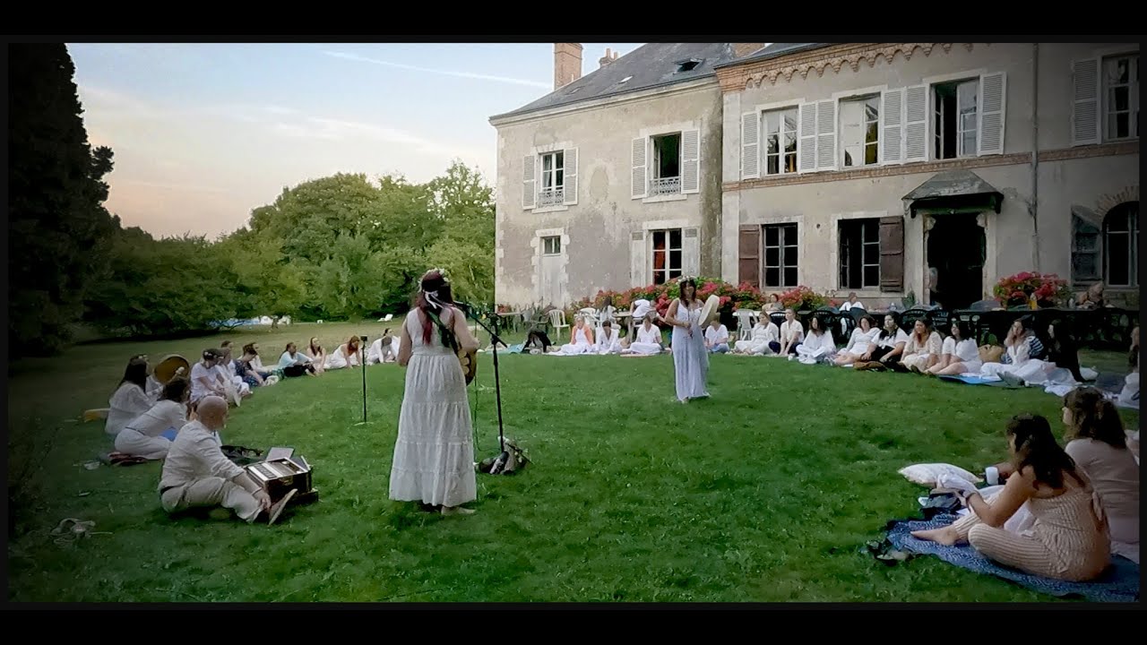 Aham Prema - l'Ange et la Fée & Magic School à Olivet Château de Caubray à Olivet