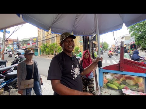 CONTENT IN JAKARTA - VISITING MR. AGUS, THE RUJAK SELLER