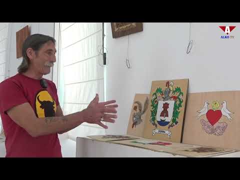 Exposición de madera e hilo de Teodoro Moreno