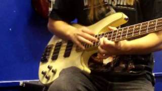 ripping on bass at guitar center 2