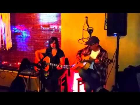 Gina Gonzalez and Bobby DeVito live at Rugans - Can't FInd My Way Home