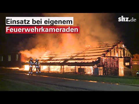 Großbrand in Kleve: Feuer zerstört Lagerhalle und Wohnhaus von Feuerwehrmann