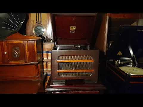 The Woodchuck Song. Tex Beneke & The Miller Orchestra. HMV 78rpm. HMV 179 Colonial Gramophone