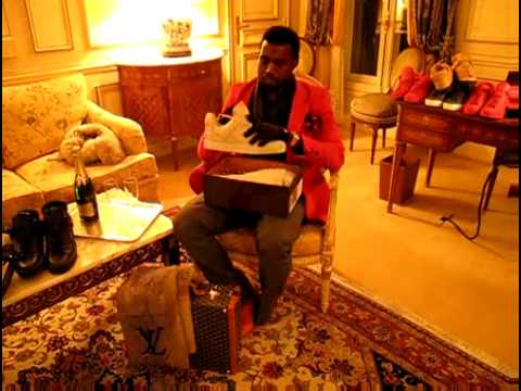 Kanye West - The Message (Martin Louis King, Jr... Adress Me As Such)