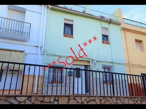 A charming 4 bed townhouse for sale near Gandia, Costa Blanca at only 109,000€