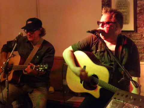 Fast Eddy Wilkinson Duo with Sleepy Dee  Live ''Maggie May''