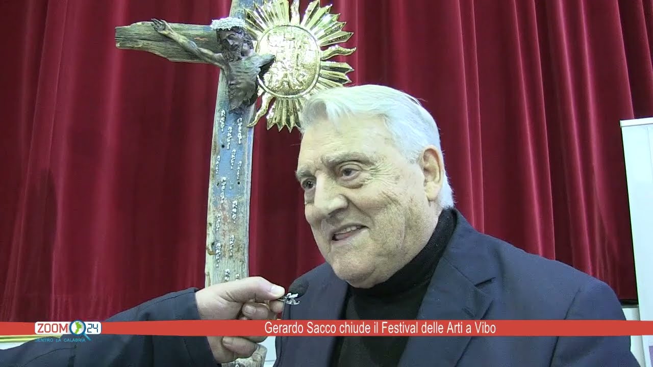 Al Liceo “Morelli” sfilano le creazioni nate dal genio di Gerardo Sacco (VIDEO)