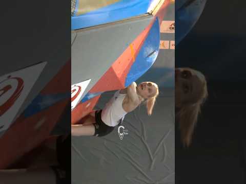 Janja Garnbret 🇸🇮 is the ONLY TOP on this PHYSICAL BOULDER!!