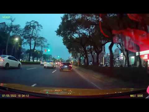 7 de maio de 2022: 100 acidentes de carro em 100 estradas étnicas nos 3 distritos ministeriais da cidade de Kaohsiung.