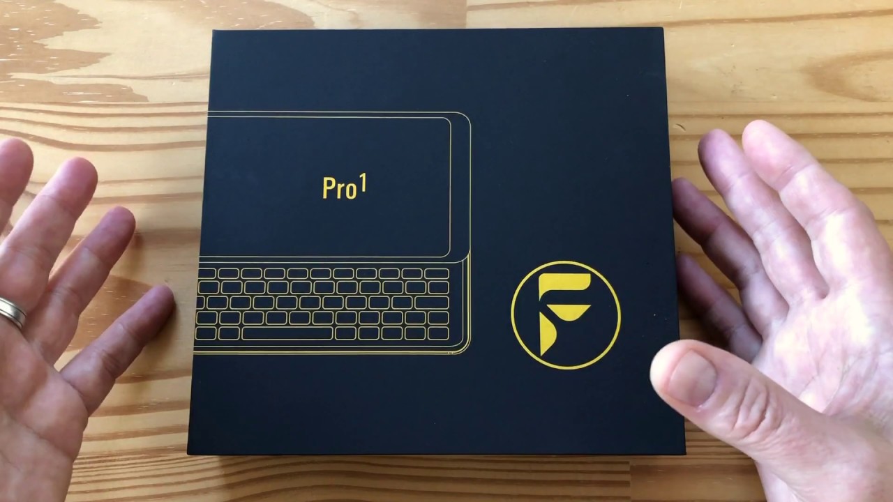 F(x)tec Pro1 unboxing: a QWERTY slider in 2020?