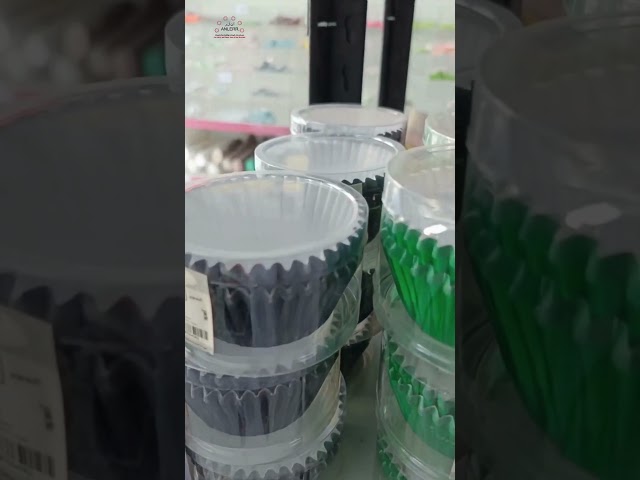 كب كيك ورقي مغلف بالألمنيوم لون أسود