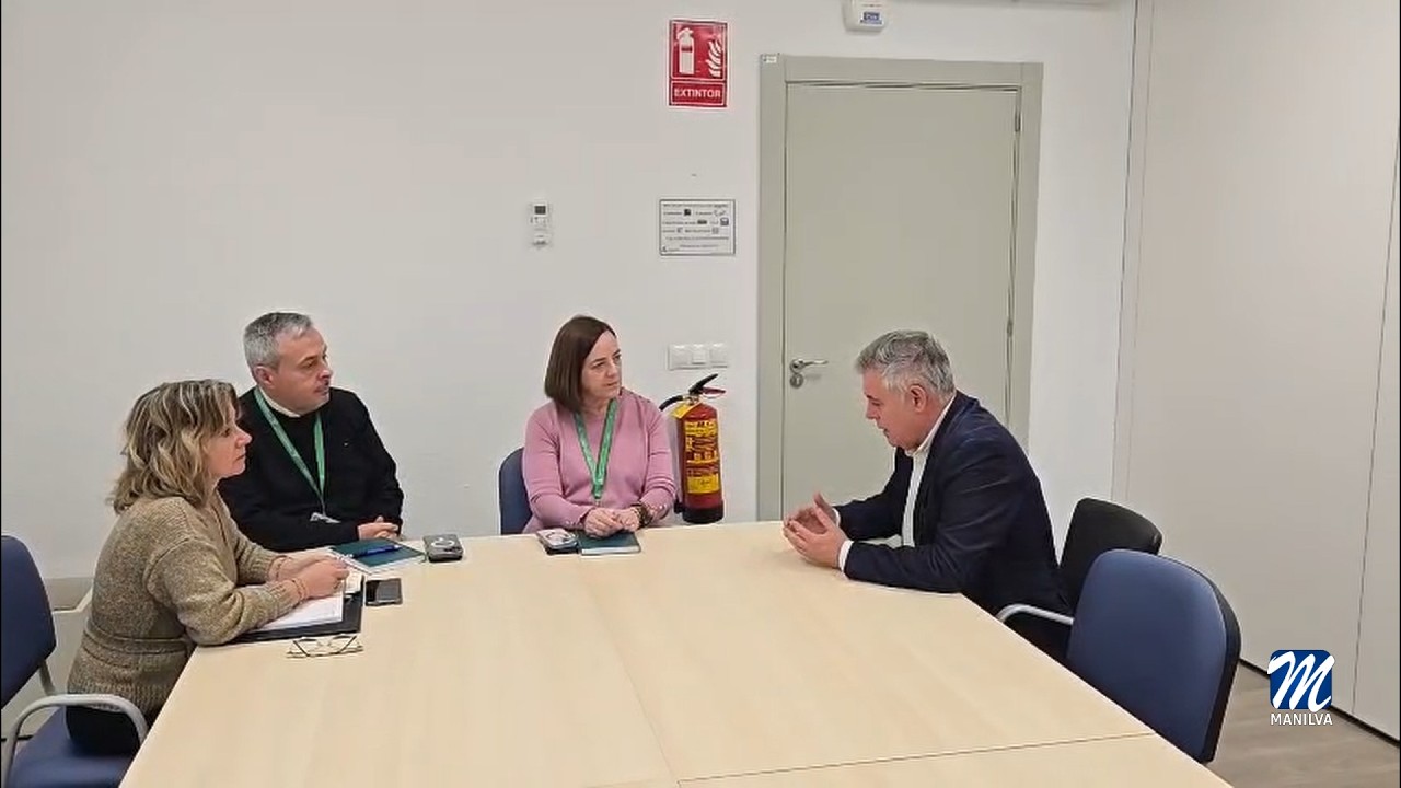 Reunión en el Distrito Sanitario para tratar la Sanidad en el municipio