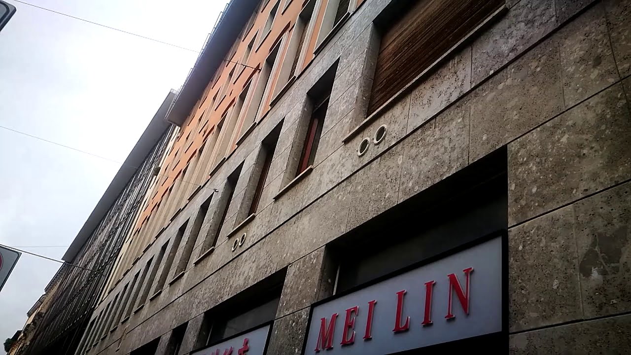 Watch Now Milano, via San Giovanni sul Muro Milano, via San Giovanni sul Muro