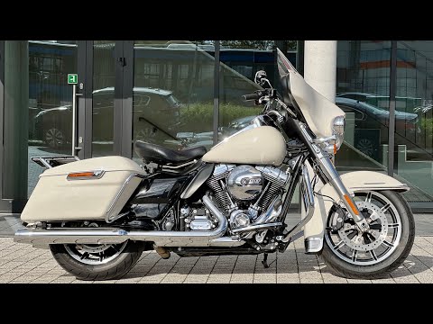 2015 Harley-Davidson® Electra Glide® Police Birch White