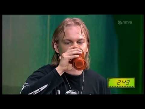 Ennätystehdas - Tabascon juominen / Drinking Tabasco
