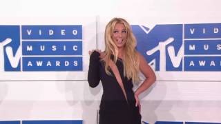 Britney Spears walks the red carpet at the 2016 MTV VMAs