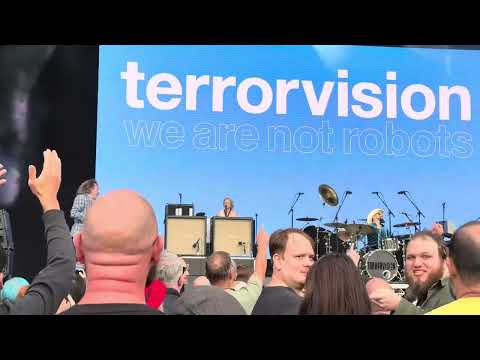 Terrorvision - Pretend Best Friend (live at Halifax Piece Hall 7/8/25)