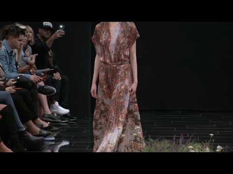 Frida by Jennifer Blom