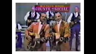 The Wilburn Brothers ~ Talk Back Trembling Lips (1965) [LIVE]