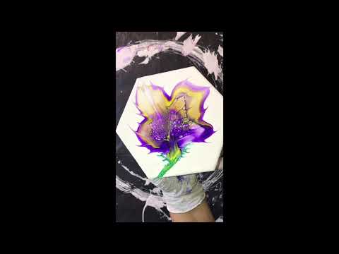 #Shorts ~ Simplistic Bloom ~ Acrylic ~ Fluid Art  ~ Art By Susan King