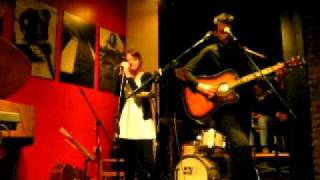 Javier Barría y Caroklina - All is Full of Love (en Thelonious, nov 2011)