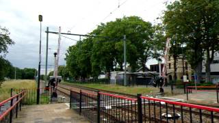 preview picture of video 'Spoorwegovergang Hoensbroek Railroad/ Level Crossing'