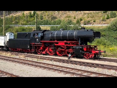 Dampflok BR 23 042 mit Museumszug auf der 3-SeenBahn