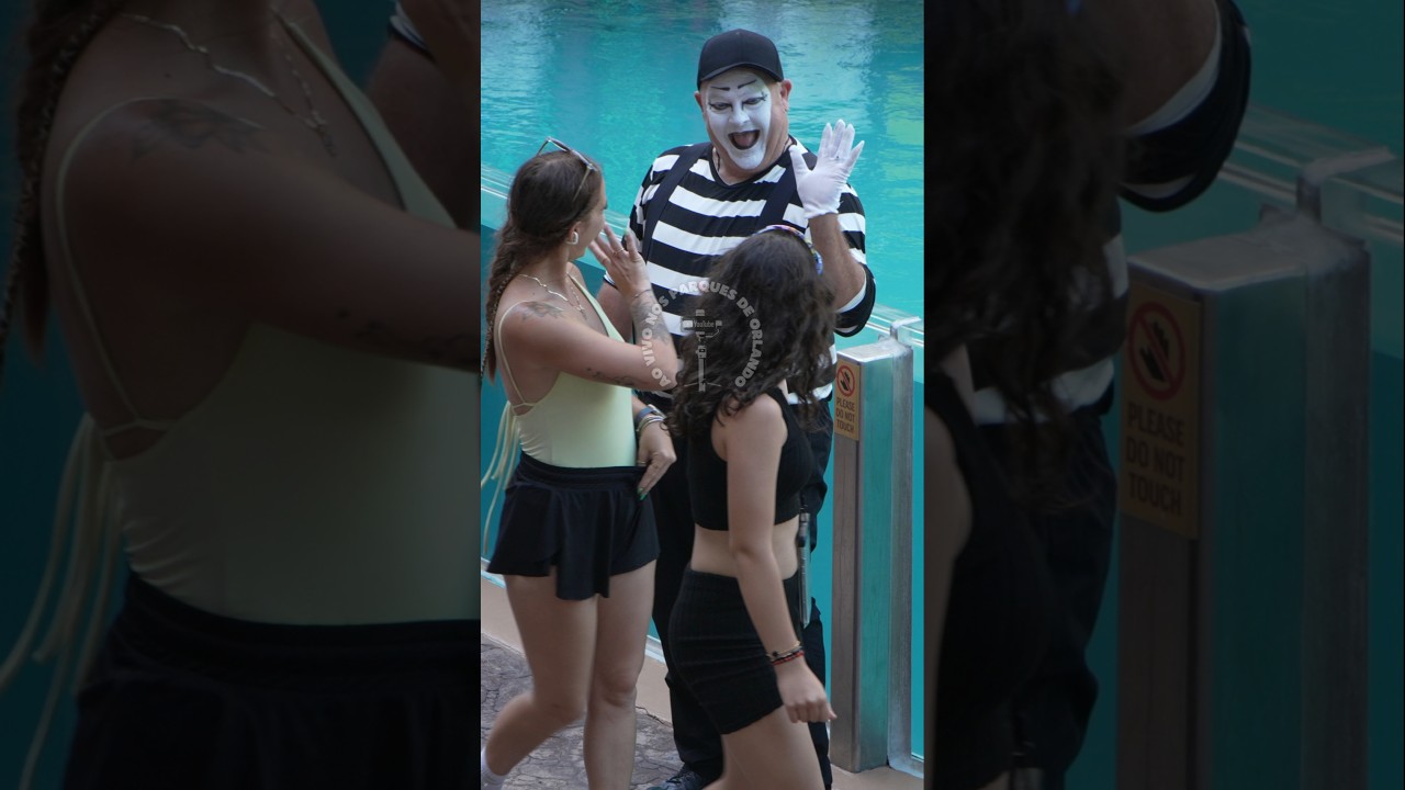 Tom the mime imitated the girls with their bellies showing 😂🤣 #tomthemime #seaworldmime