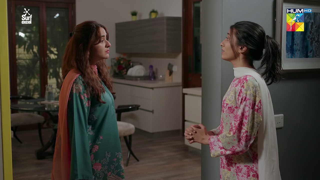 Un Larko Se Thora Dur Rehain Rumi Baji...! Dekh Zara Pyar Se - HUM TV