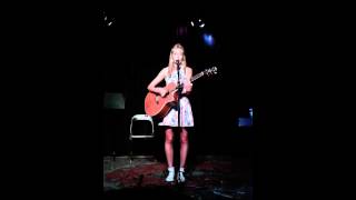 Louise Parker singing Gold (Live Acoustic)