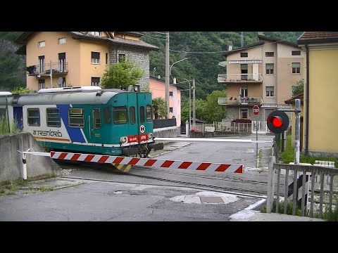 Spoorwegovergang Breno (I) // Railroad crossing // Passaggio a livello