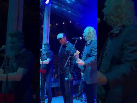 Rocking for a great cause! #DanJansenFoundation #journeyseparateways #chicago #rascalflatts