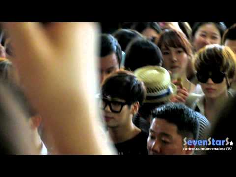 [FANCAM] 120803 SHINee at Gimpo Airport