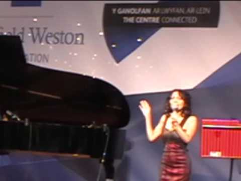'killing me softly' performed live by Amy Sinha!