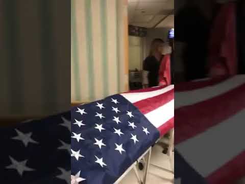 Así se Rinden Honores a un VETERANO Héroe de EE.UU