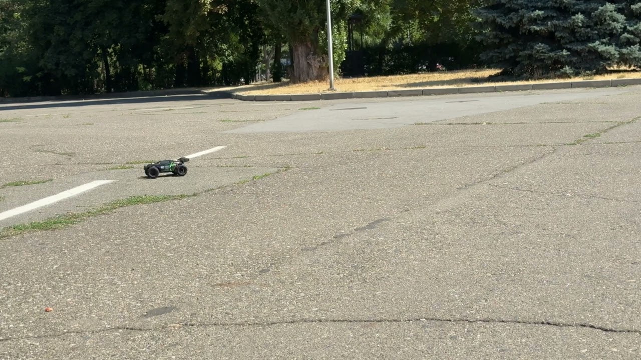 Машинка на радиоуправлении SHT ZWD-007 Mad Racing 2.4G (1:18)