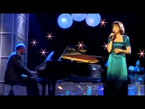 Marie Rottrová - Vzpomínky mi zůstanou (Oficiální video)