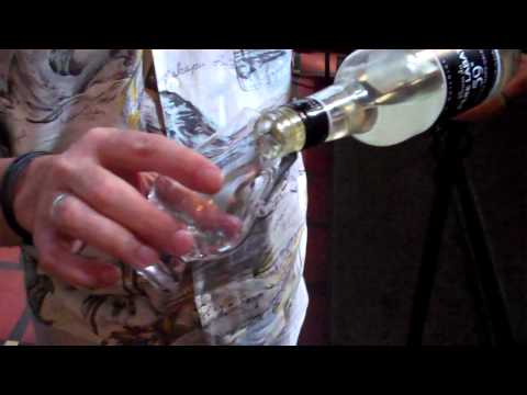 whisky review 186 2/2 - Rum suggestions from Dave (noisy venue !)